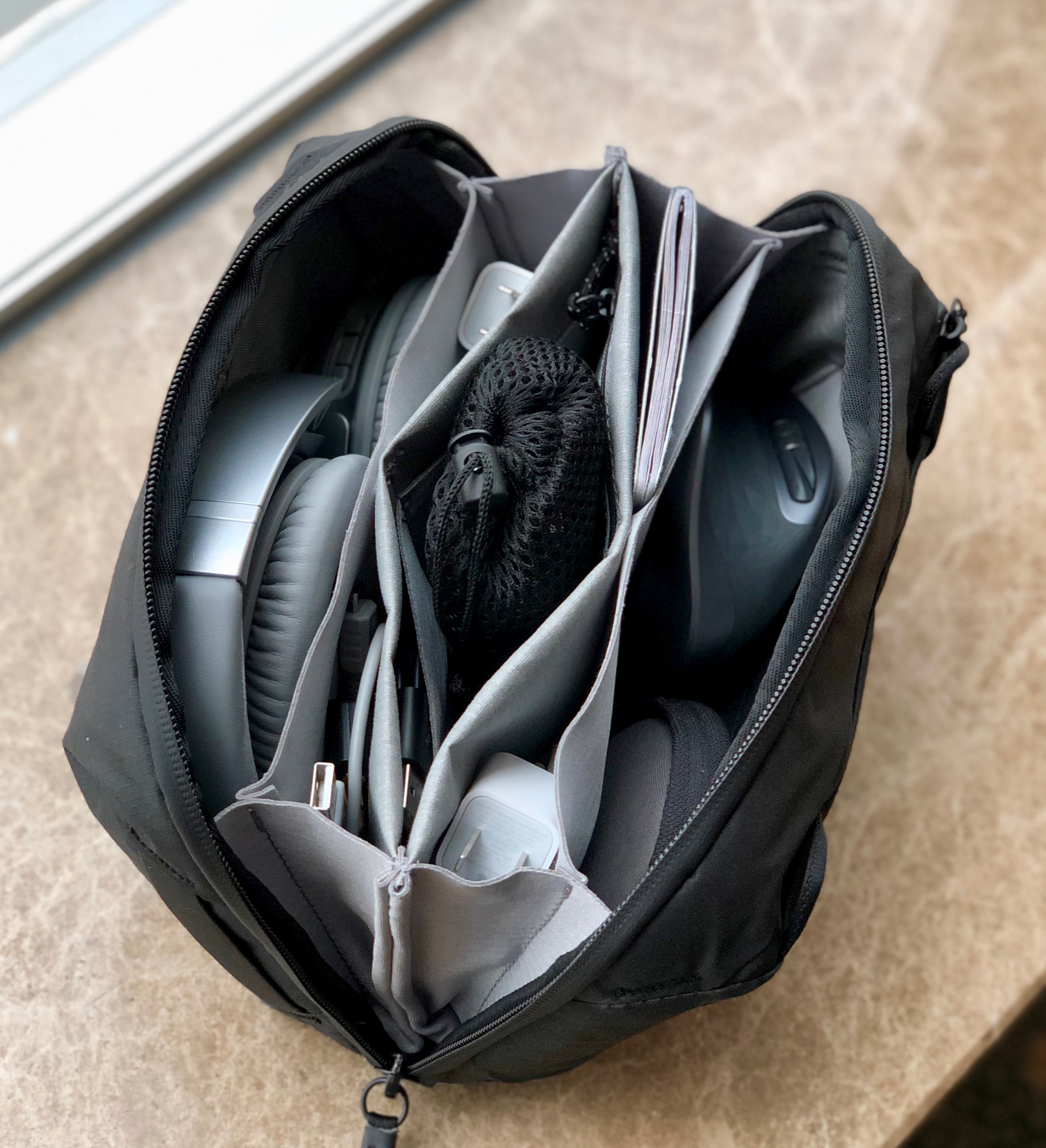 Peak Design Tech Pouch Product Review - NOVEL CARRY