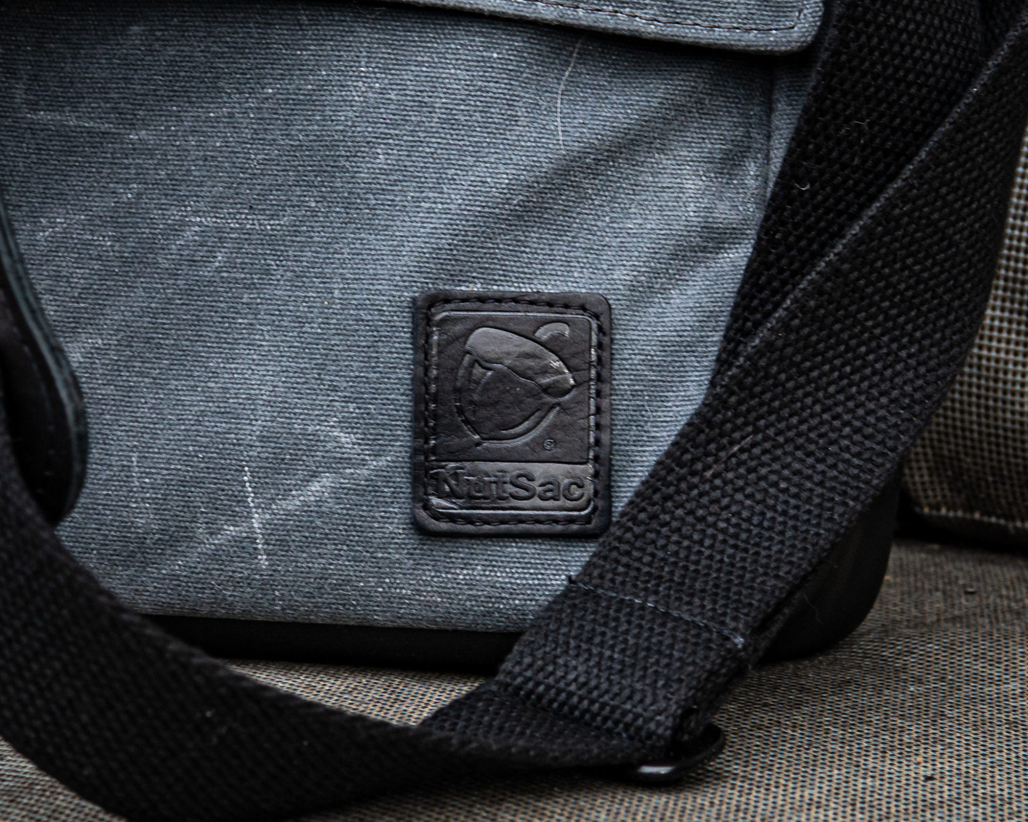 REVIEW NutSac Satchel 15 Messenger Bag NOVEL CARRY