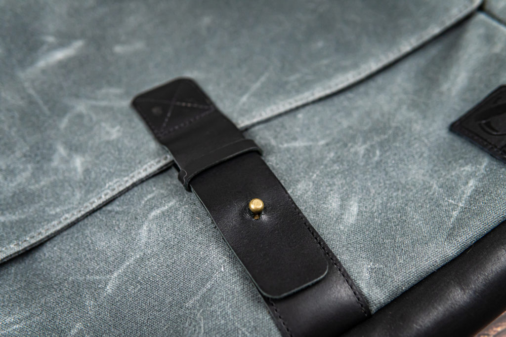 Sac Daddy Leather Tongue Closure