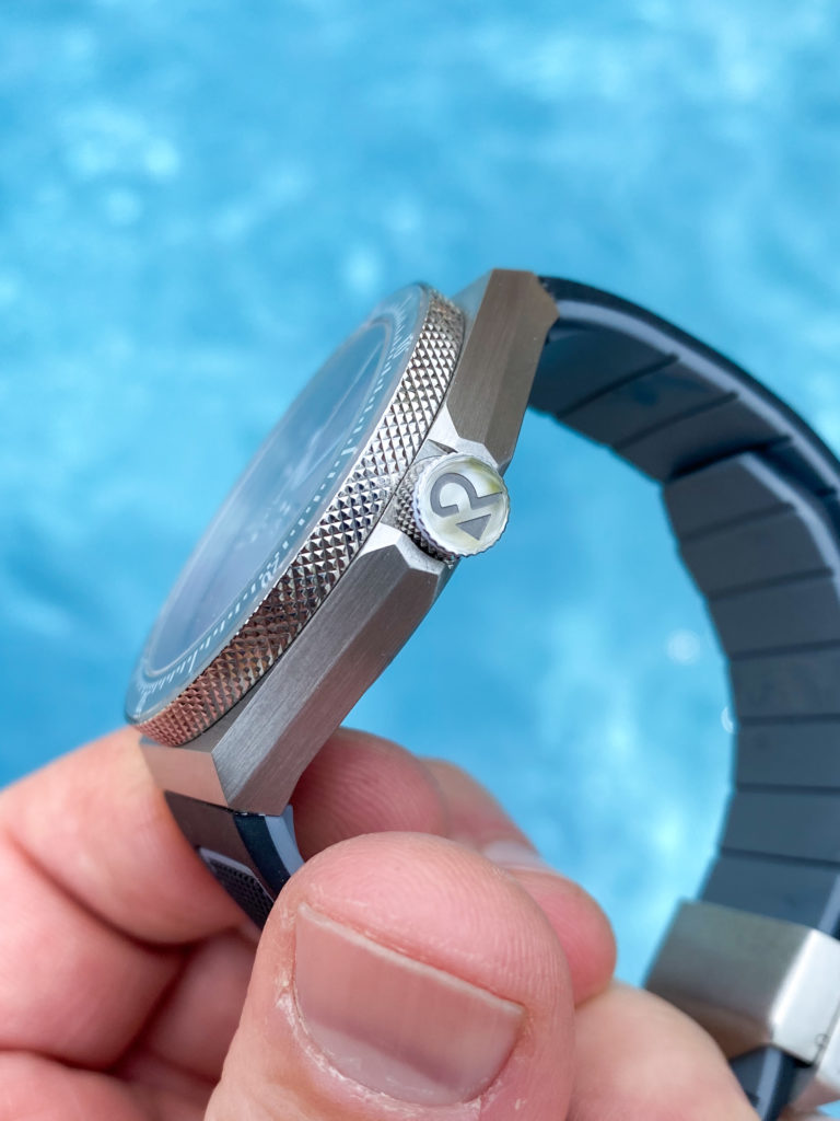 Roebuck Scuba Dial Side Shot